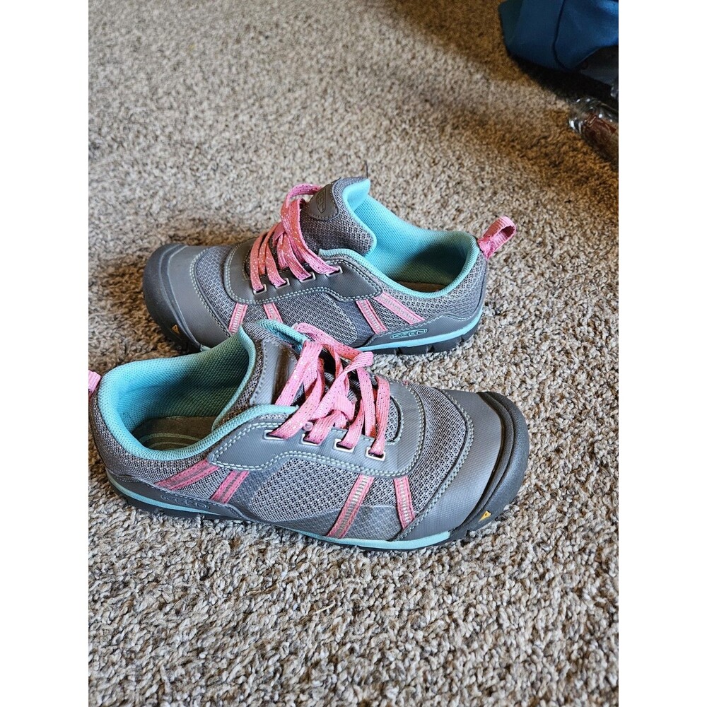 Keen Girls Size 5 Monica CNX shoes in the Gargoyle/Camellia Rose colorway